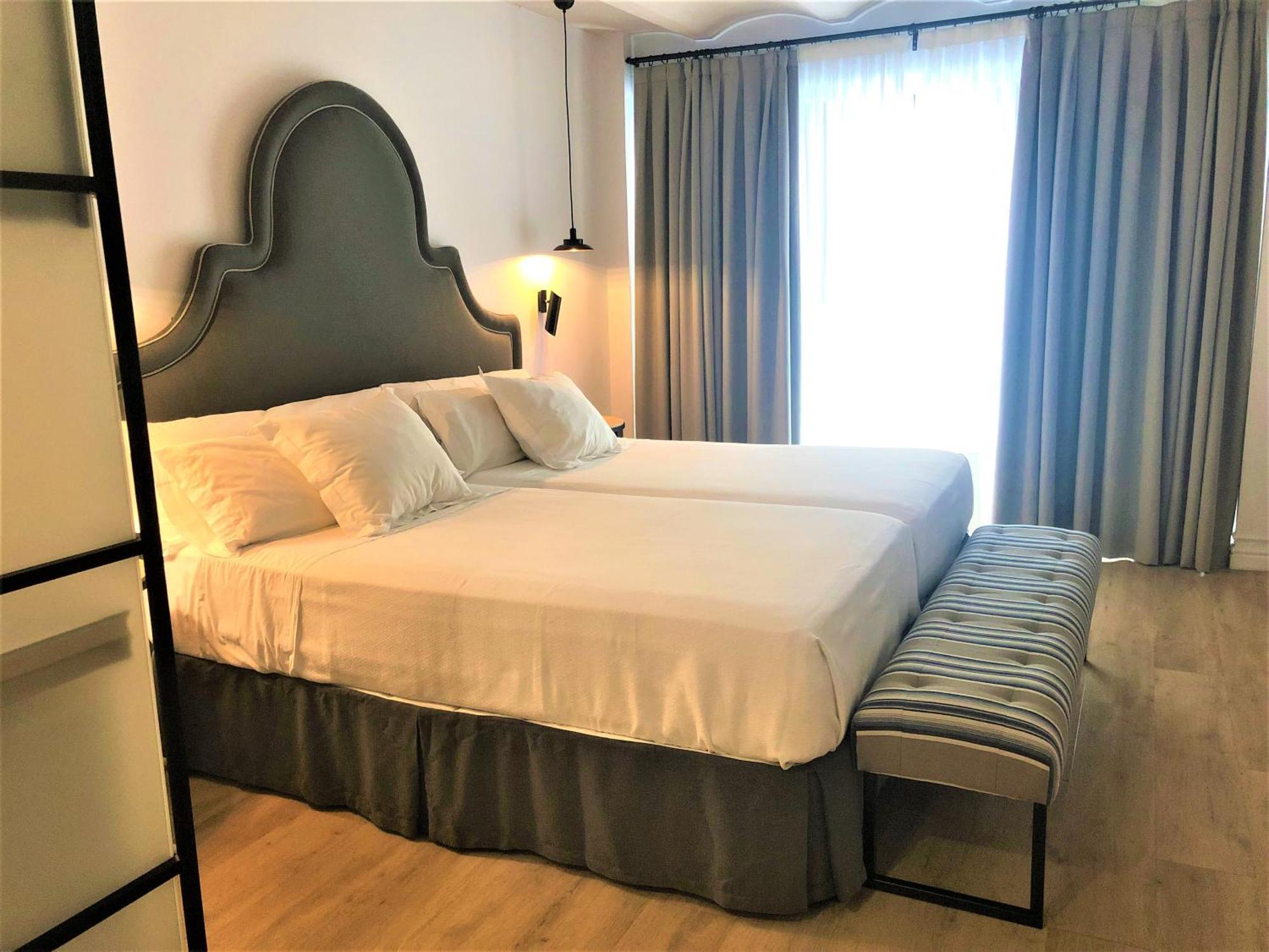 Suites Hom Sevilla Exterior photo