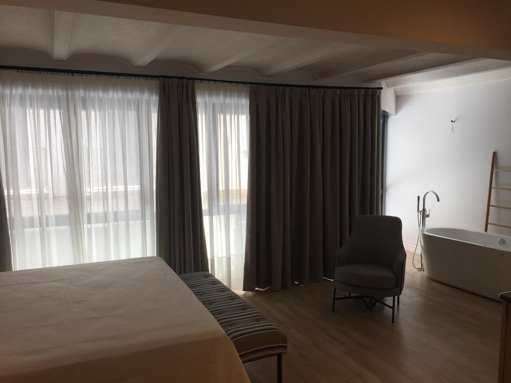 Suites Hom Sevilla Exterior photo