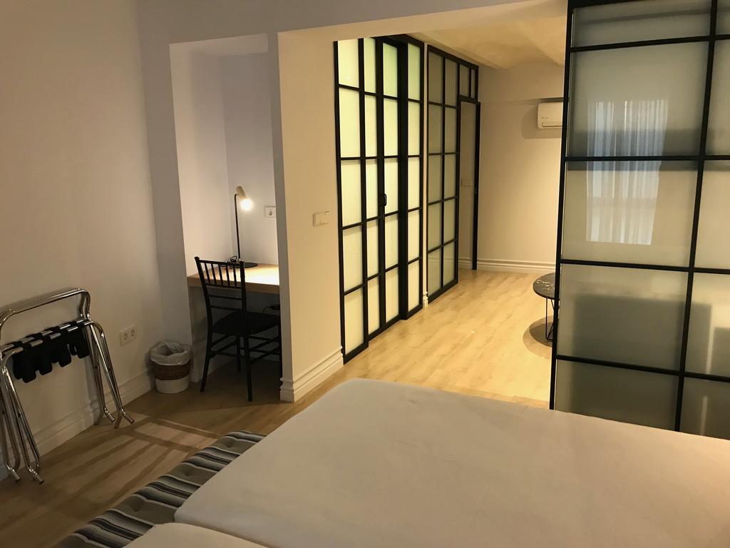 Suites Hom Sevilla Exterior photo